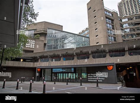 The barbican theatre hi-res stock photography and images - Alamy