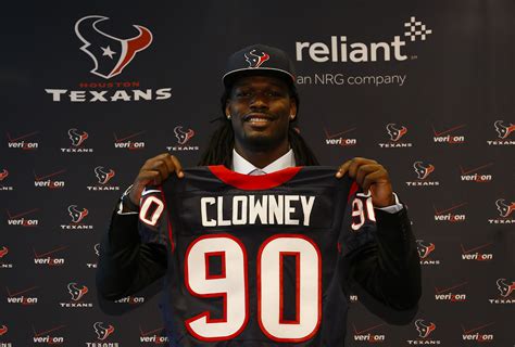 Jadeveon Clowney – TRUEx SPORTS AND GLOBAL REPORT