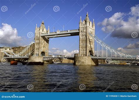 De Brug Van De Toren Over De Rivier Theems Stock Foto - Image of londen, stad: 1199430