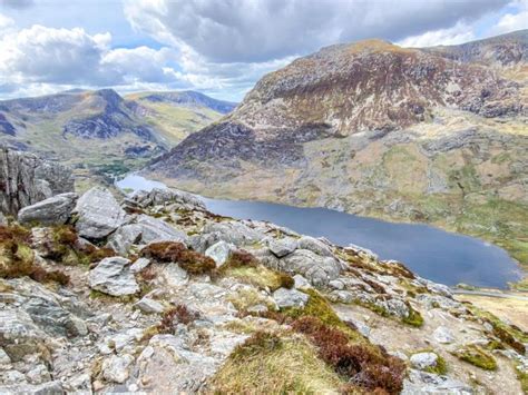 A Guide to Climbing Tryfan & Hiking Tryfan for Non-Climbers in North ...