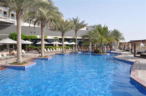 "Pool" Hotel Radisson Blu Abu Dhabi Yas Island (Abu Dhabi ...