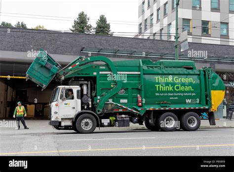 Garbage disposal truck hi-res stock photography and images - Alamy