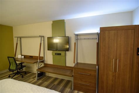 Holiday Inn Express & Suites Miami Airport East Hotel Review | Royal Caribbean Blog