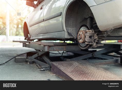 Car Wheel Repair Shop Image & Photo (Free Trial) | Bigstock