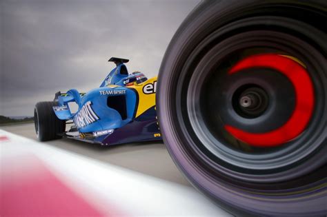 Blue and yellow racing car wallpaper, Formula 1, Renault F1 Team, brake, race cars HD wallpaper ...