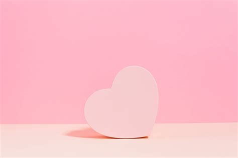 Download 4K Tablet Pink Heart Wallpaper | Wallpapers.com