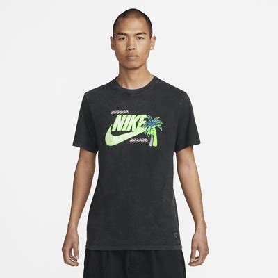 Nike Sportswear Men's T-Shirt. Nike VN