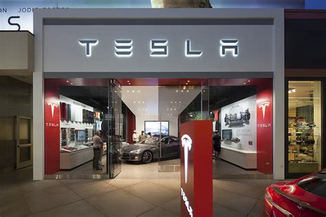 » Tesla showroom by MBH Architects, Los Angeles – California