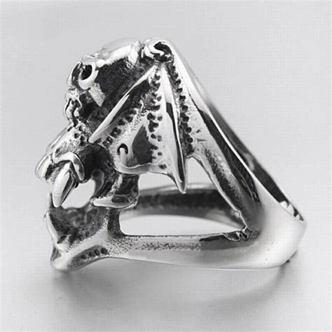 Gothic Ring Design | Skull Action