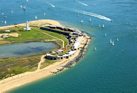 Hurst Castle Landmark in Milford-on-Sea, Hampshire, GB, United Kingdom - landmark Reviews ...