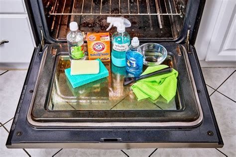 How to Clean Oven Door Glass: 4 Ways to Clean Oven Doors