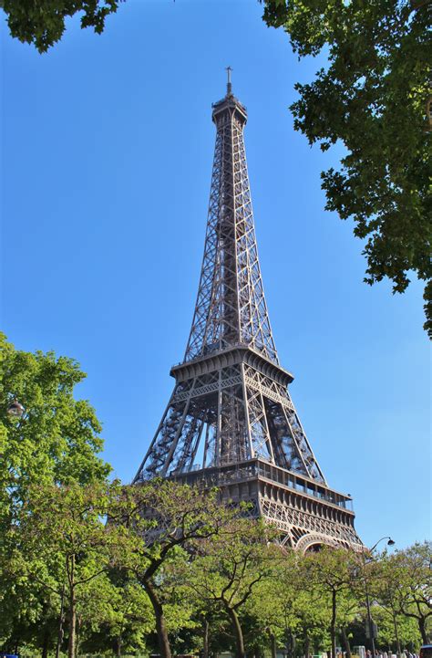 Free Images : tree, sky, paris, monument, france, spring, landmark, the eiffel tower, holidays ...