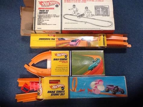 VINTAGE 1968 MATTEL HOT WHEELS race track" BIG LOT "MANY PIECES,ORG ...