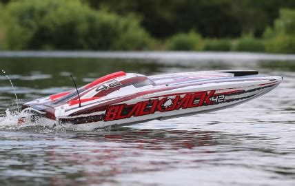 Learn About the Different RC Boat Hull Types in our Guide | Pro Boat