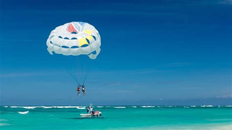 Parasailing in Orient Beach: best ocean view ever recorded