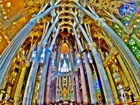 La Sagrada Familia, The Church Nuanced “Art Deco” in The Heart of Barcelona - Traveldigg.com