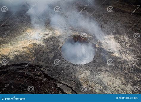 Halemaumau Crater on Kilauea Stock Photo - Image of tourism, tropical: 100118664