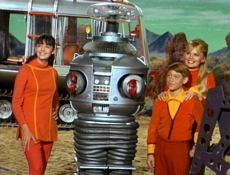 Lost in Space Episode 55: Trip Through the Robot - Midnite Reviews