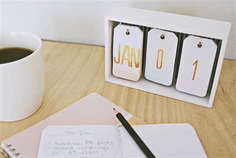 DIY Desk Calendar - Home Made by Carmona