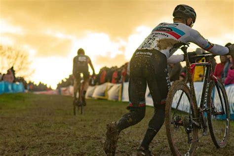 7 Best Cyclocross Shoes Reviews (New Picks) - 2022