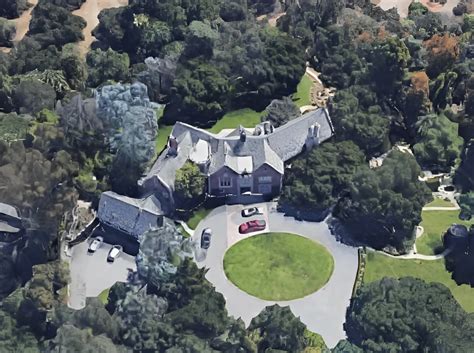 Bruce Wayne House: The California Estate - Urban Splatter