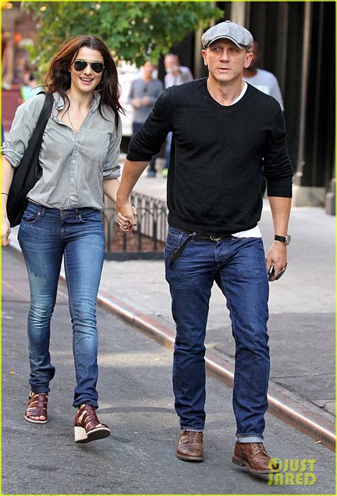 Daniel Craig & Rachel Weisz: Holding Hands in Manhattan!: Photo 2726855 ...