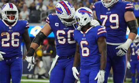 Buffalo Bills’ Isaiah McKenzie did a gender reveal mid-game vs. Rams