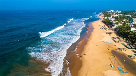 Hikkaduwa beach. Sri Lanka. - Jones Around The World