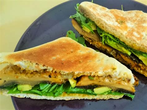 Mushroom and Spinach Sandwich [Vegan] – One Green Planet