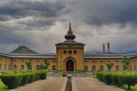 The Famous Jama Mosque of Srinagar, India | Srinagar, India, Jammu