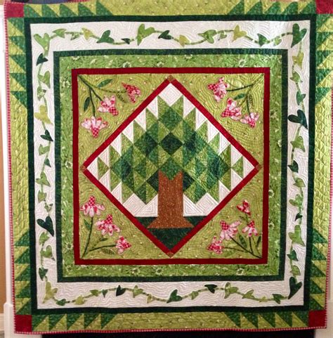 Tree of Life quilt Medallion Quilt, Tree Of Life, Quilting, Trees, Leaves, Home Decor ...