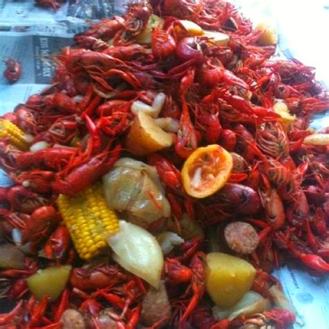 Crawfish Boil Seafood Dishes, Leather Working, Louisiana, Shrimp, Cabbage, Meat, Vegetables ...