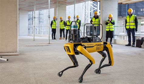 Robot de Boston Dynamics con inteligencia artificial supervisa obra de construcción