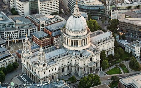 St. Pauls Cathedral - A Remembrance Book | London Tours