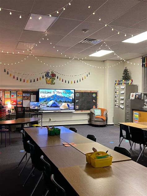 9 Classroom Lighting Ideas For Improved Creativity (and Fewer Headaches ...