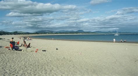 Pwllheli Beach | Visit Snowdonia