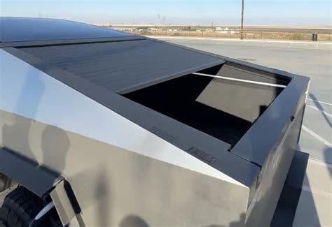 Tonneau bed cover opening smoothly & quietly! (11/8/23 video) | Tesla Cybertruck Forum - News ...