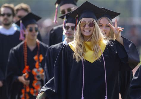 Photo Gallery: Huntington Beach High School graduation - Los Angeles Times