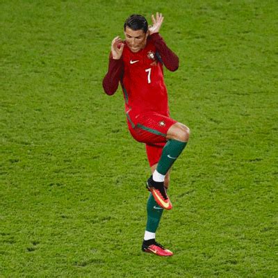 Télécharger gifs animés cristiano ronaldo danse gratuitement