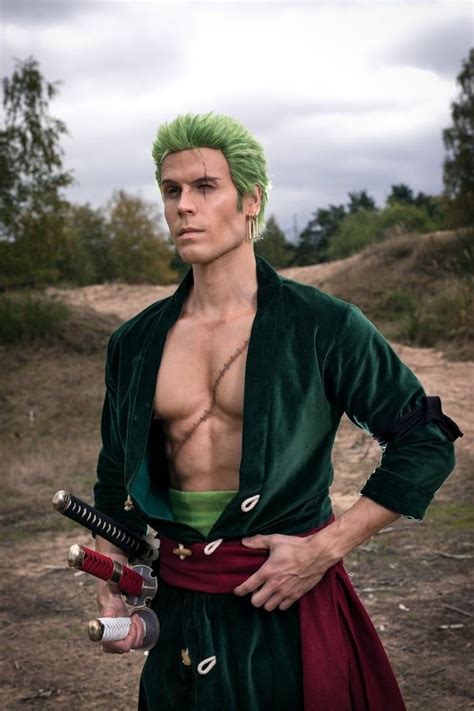 One Piece - Roronoa Zoro | One piece cosplay, Couples costumes, Cosplay male