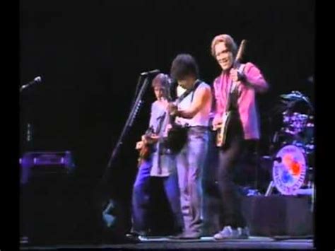 Hall & Oates - How Does It Feel To Be Back (Live, 1982) - YouTube