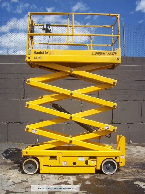 2006 Haulotte 2632, 26 ' Electric Scissor Lift, Man Aerial Work Platform