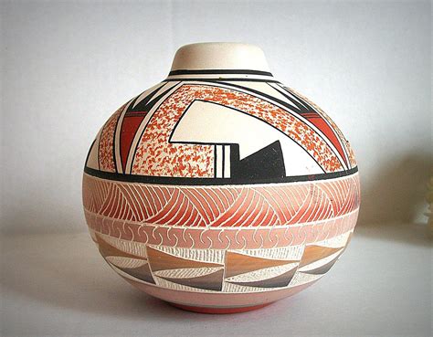 Vintage Navajo Pottery Vase/Pot Signed | Navajo pottery, Native american pottery, Pottery