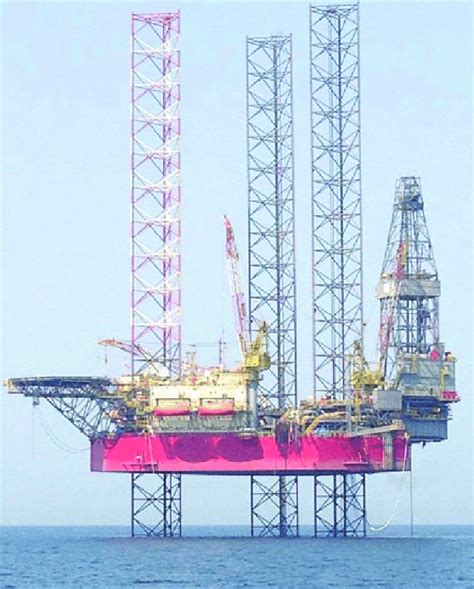 5 A jackup rig on location. (Courtesy of Seadrill) | Download ...