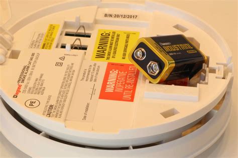 HOW TO CHANGE A SMOKE ALARM BATTERIES - Metro Electrical 24 Hour ...