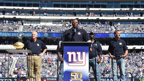 Giants Honor Super Bowl XXV Team at Halftime