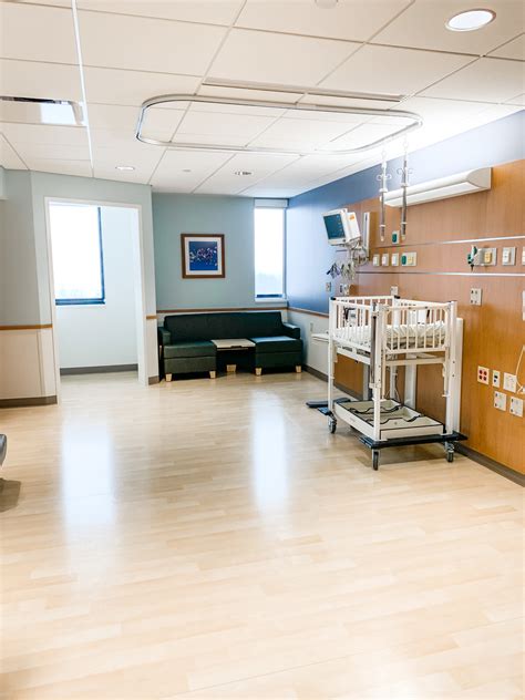 Carle Hospital Adds Pediatric Intensive Care Unit in Urbana ...