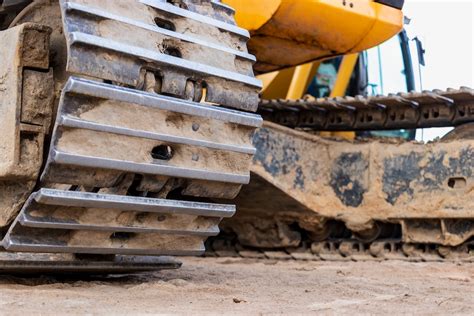 Differences Between Steel and Rubber Excavator Tracks - Equipment & Contracting