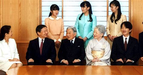 La famille impériale du Japon lors d'une séance photo pour la nouvelle ...