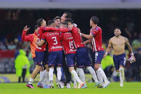 Chivas complete historic comeback to defeat América and qualify to the ...